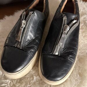 FRYE Lena Black Leather Zip Sneakers